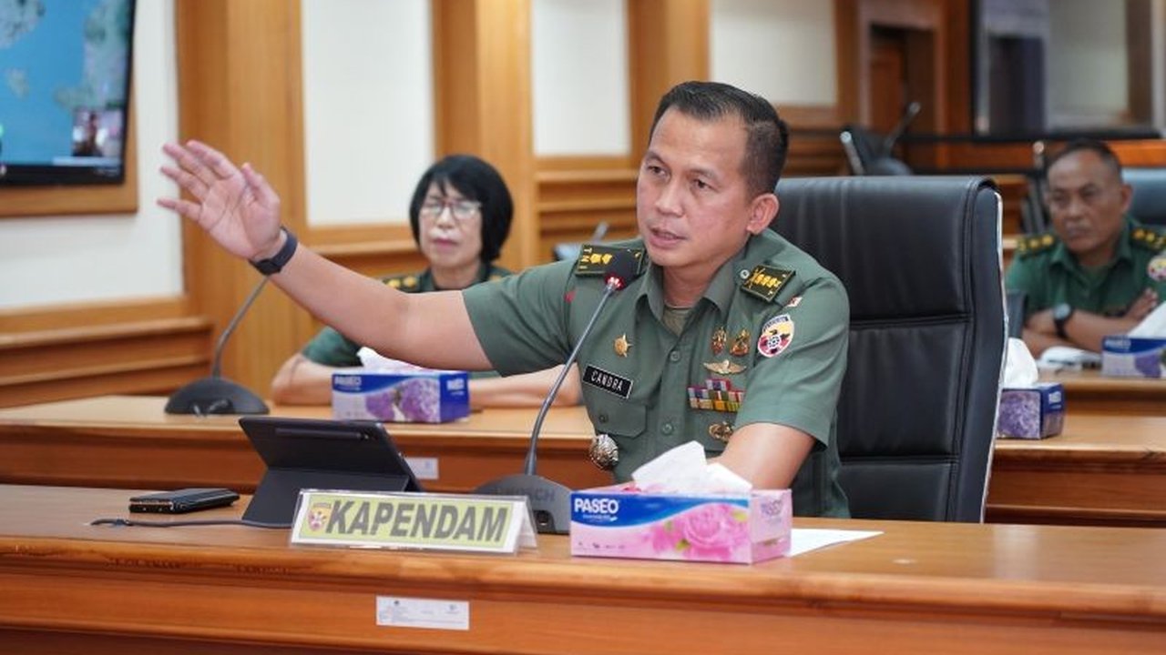Tiga anggota TNI AD dari Kodam Udayana diduga menganiaya seorang pemuda di Buleleng, Bali, hingga tewas; pelaku telah diamankan dan dalam proses penyidikan.