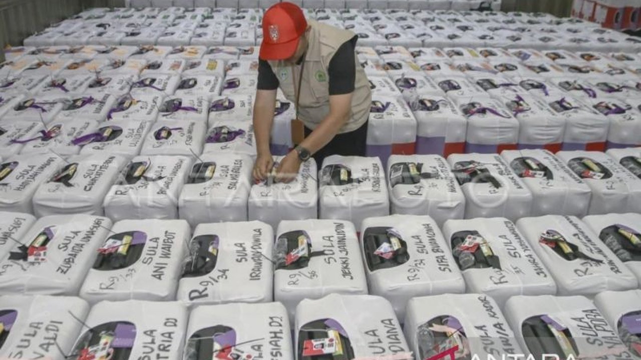 Kementerian Agama memberikan peringatan penting kepada jamaah calon haji (JCH) untuk membatasi berat barang bawaan maksimal 32 kilogram per orang dan mematuhi aturan barang bawaan yang dilarang untuk menghindari masalah di Bandara.