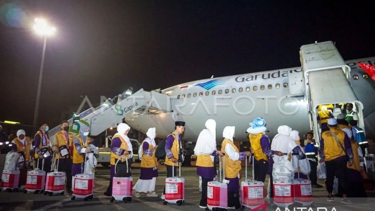 Kementerian Agama memastikan Garuda Indonesia, Lion Air, dan Saudi Airlines akan memberikan pelayanan terbaik bagi jemaah haji 2025, dengan total lebih dari 250.000 jemaah yang akan diangkut.