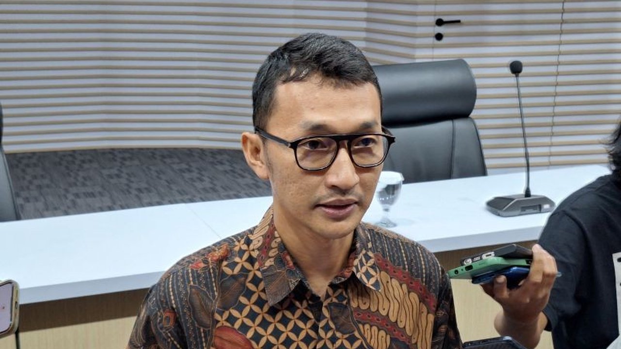 Komisi Pemberantasan Korupsi (KPK) memanggil notaris Christina Dwi Utami sebagai saksi terkait kasus korupsi pengadaan Sistem Kapal Inspeksi Perikanan Indonesia (SKIPI) di KKP senilai Rp61,54 miliar.