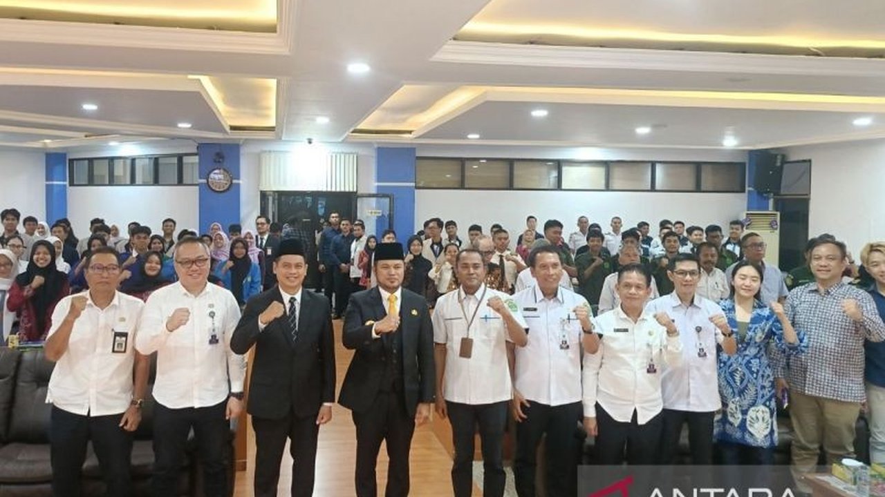 Disdikbud Kaltim meluncurkan program Wiramuda Academy, pelatihan kecakapan kerja gratis bagi 50 ribu siswa SMK untuk mempersiapkan mereka memasuki dunia kerja.