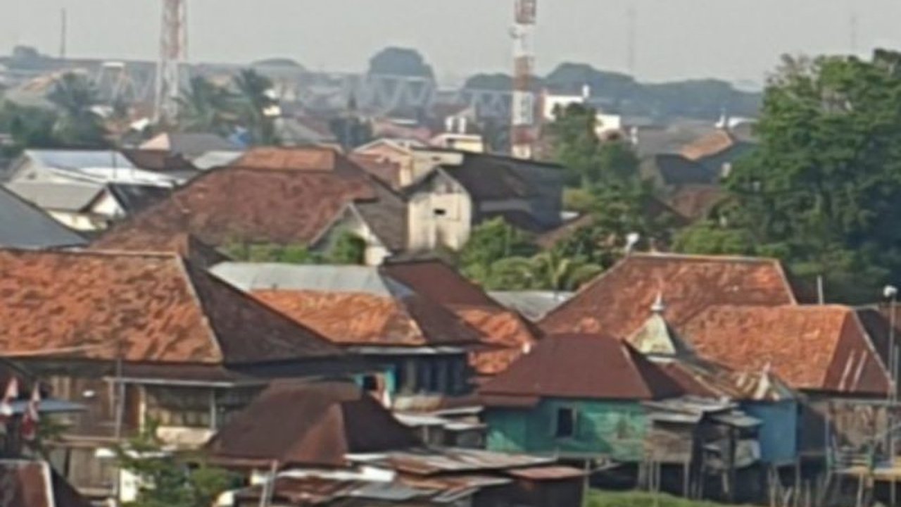 Baznas Palembang bersama Pemerintah Kota Palembang melanjutkan program bedah rumah warga miskin tidak layak huni di tahun 2025 dengan alokasi dana Rp20 juta per rumah.