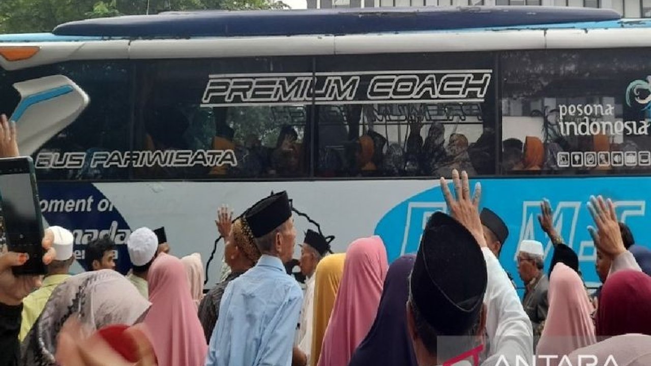 Sebanyak 11 calon haji lansia dari Cilegon, Banten, mendapat prioritas dan pendampingan khusus dalam perjalanan ibadah haji tahun ini, dengan usia tertua mencapai 92 tahun.