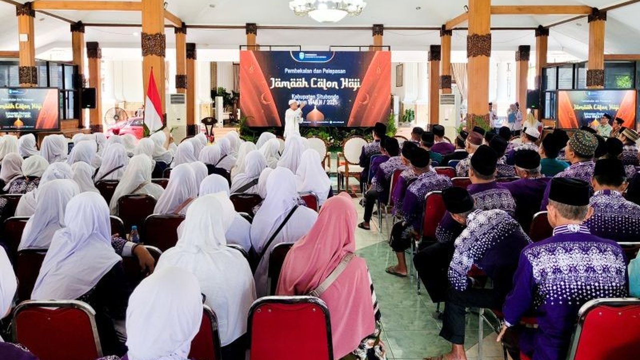 Jumlah jamaah calon haji perempuan dari Situbondo mendominasi pemberangkatan tahun 2025, mencapai 52 persen dari total 919 jamaah, dengan mayoritas berprofesi sebagai petani dan ibu rumah tangga.
