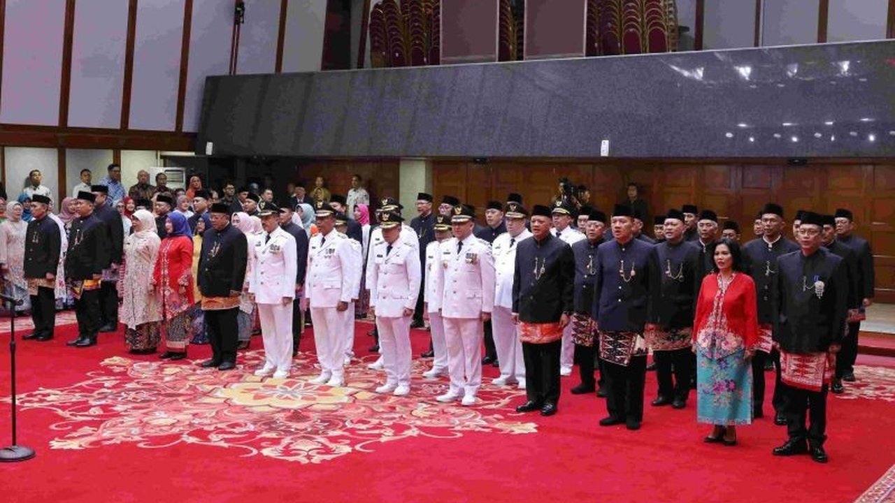 Pemerintah Provinsi DKI Jakarta melakukan mutasi dan pelantikan 59 pejabat eselon II dengan menerapkan manajemen talenta, uji kompetensi, dan evaluasi kinerja untuk mewujudkan Jakarta sebagai kota global.