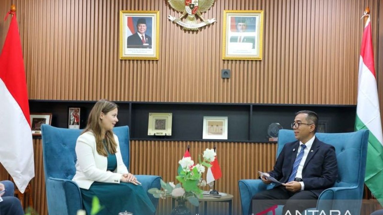 Kesepakatan kerjasama antara Indonesia dan Hungaria memberikan peluang emas bagi 110 mahasiswa Indonesia untuk meraih beasiswa penuh setiap tahunnya melalui program Stipendium Hungaricum.