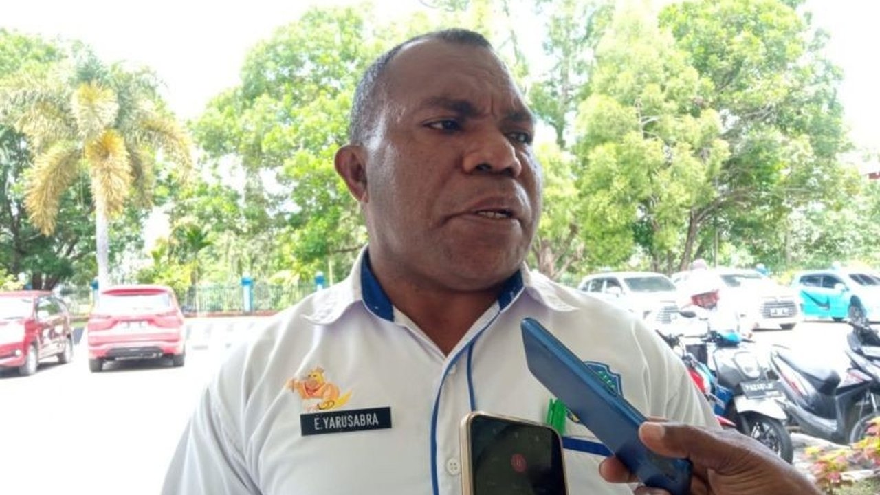 Pemkab Jayapura siap menghidupkan kembali Festival Danau Sentani (FDS) untuk mendongkrak perekonomian daerah melalui pengembangan pariwisata dan budaya.