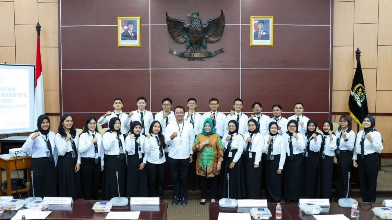 Sekretaris Jenderal MPR RI berharap 23 CPNS baru dengan latar belakang pendidikan yang lebih baik dapat memperkuat kelembagaan MPR dan pemanfaatan teknologi.