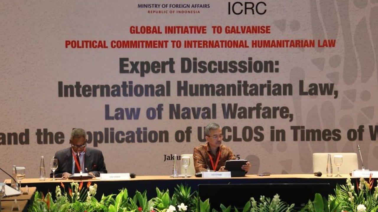 Indonesia mendorong pengkajian lebih lanjut tentang hubungan UNCLOS 1982, hukum humaniter internasional, dan hukum perang laut, khususnya dalam konteks konflik modern dan perlindungan warga sipil.