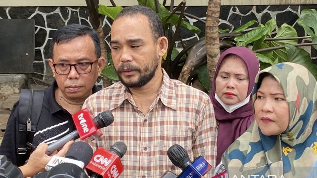 Tim Pembela Ulama dan Aktivis (TPUA) memenuhi panggilan Polda Metro Jaya terkait laporan ijazah palsu Jokowi, memberikan keterangan dan bukti pendukung.