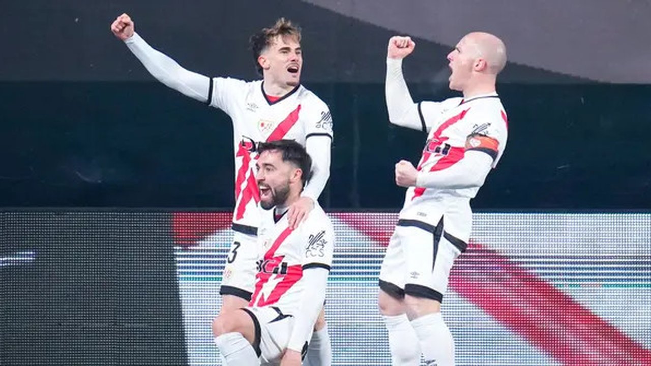 Tiga gol Rayo Vallecano masing-masing dicetak Unai Lopez, Abdul Mumin, dan Isaac Palazon. Sementara itu, gol-gol Real Madrid dicetak Federico Valverde, Jude Bellingham, dan Rodrygo. (AP Photo