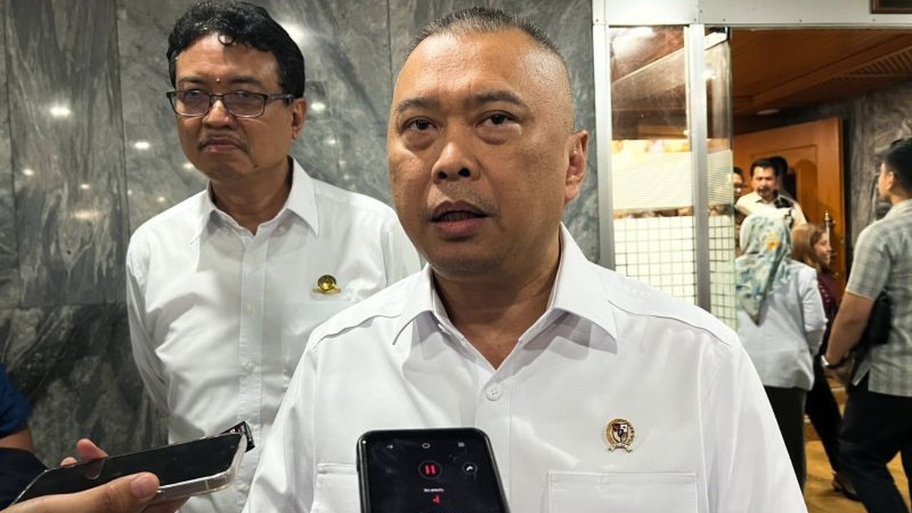 Pemerintah segera umumkan kebijakan konkret untuk mengatasi masalah kendaraan ODOL yang membahayakan keselamatan dan merusak infrastruktur jalan raya.