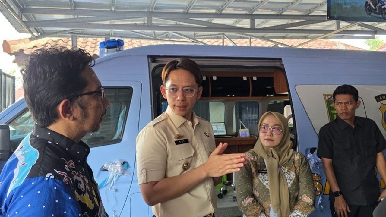 Lamsel Hibahkan Mobil Samsat Keliling untuk Optimalkan Pendapatan Pajak