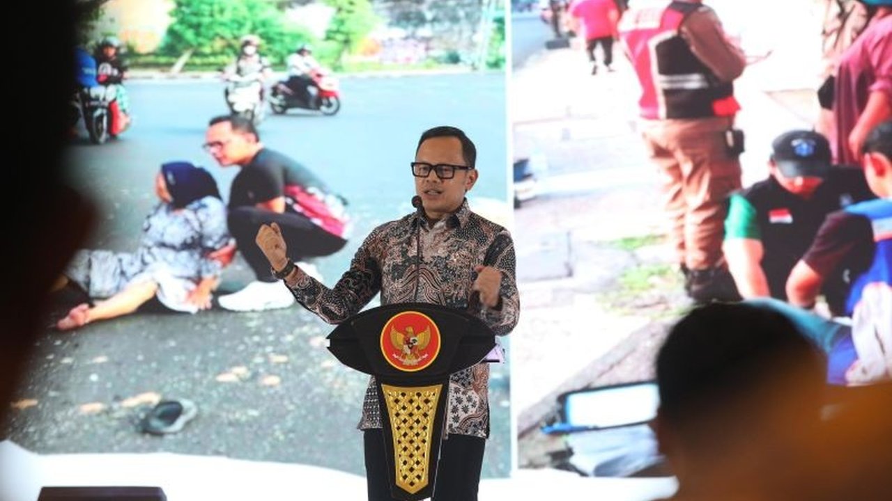 Wakil Menteri Dalam Negeri (Wamendagri) Bima Arya Sugiarto mendorong peningkatan realisasi APBD oleh pemerintah daerah untuk menggairahkan perekonomian.