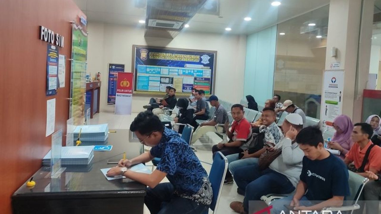 Hingga awal Mei 2025, pendapatan negara di Bengkulu baru mencapai Rp614,36 miliar, atau sekitar 17 persen dari target Rp3,53 triliun, mengalami kontraksi signifikan.