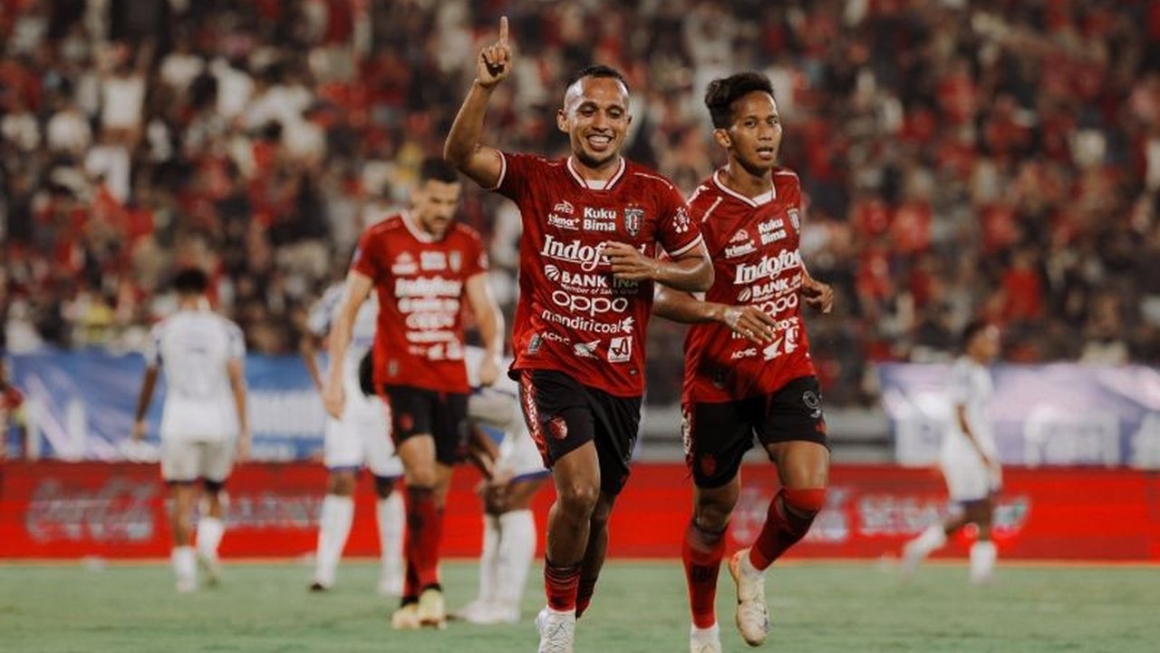 Bali United berhasil mendapatkan lisensi klub profesional, membuka jalan bagi Serdadu Tridatu untuk berkompetisi di Liga Champions Asia, Liga Challenge Asia, dan Liga 1 Indonesia musim depan.