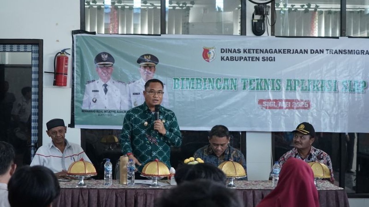 Pemerintah Kabupaten Sigi mengajak warganya memanfaatkan teknologi dan aplikasi SIAPKerja untuk mencari peluang kerja, baik di dalam maupun luar negeri, demi mengurangi angka pekerja migran non-prosedural.