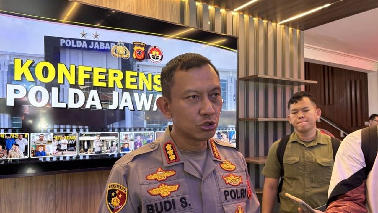 Polrestabes Bandung mengimbau Bobotoh tanpa tiket untuk tidak datang ke GBLA saat laga Persib vs Barito Putera guna mencegah potensi kerumunan dan menjaga keamanan.