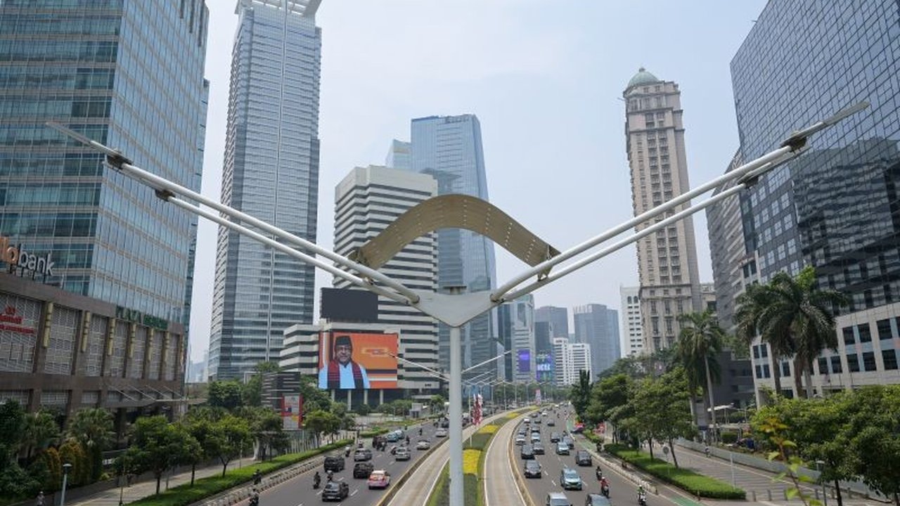 Perekonomian Jakarta diproyeksikan tumbuh 4,6 persen pada 2025, didorong oleh investasi dan sektor konstruksi, meskipun ada risiko global yang perlu diwaspadai.