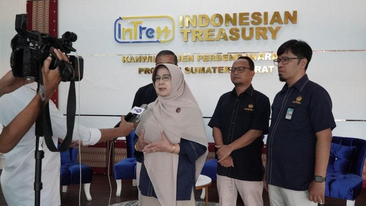 Penyaluran pembiayaan Ultra Mikro (UMi) di Sumatera Barat mencapai Rp23,9 miliar pada triwulan I-2025, disalurkan kepada 3.849 debitur melalui berbagai lembaga keuangan.