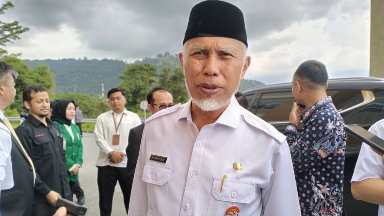 Pemerintah Sumatera Barat (Sumbar) mengklaim telah menjalankan arahan BNPB dalam mengantisipasi potensi gempa Megathrust, termasuk pembuatan blue line tsunami zone dan simulasi bencana.