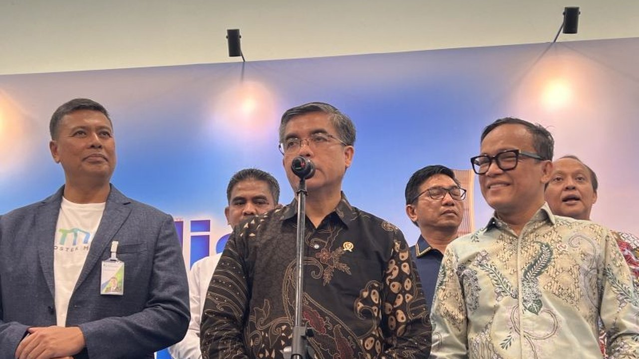 Menaker Yassierli mendorong agar seluruh pengemudi ojol di Indonesia terdaftar sebagai anggota BPJS Ketenagakerjaan guna mendapatkan perlindungan jaminan sosial, mengingat tingginya risiko kecelakaan kerja.