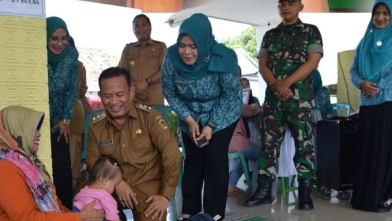 Pemerintah Kabupaten Madiun menggelar bulan timbang serentak pada 6-7 Mei 2025 untuk menekan angka stunting yang kini telah mencapai 5,35 persen, jauh di bawah angka nasional.