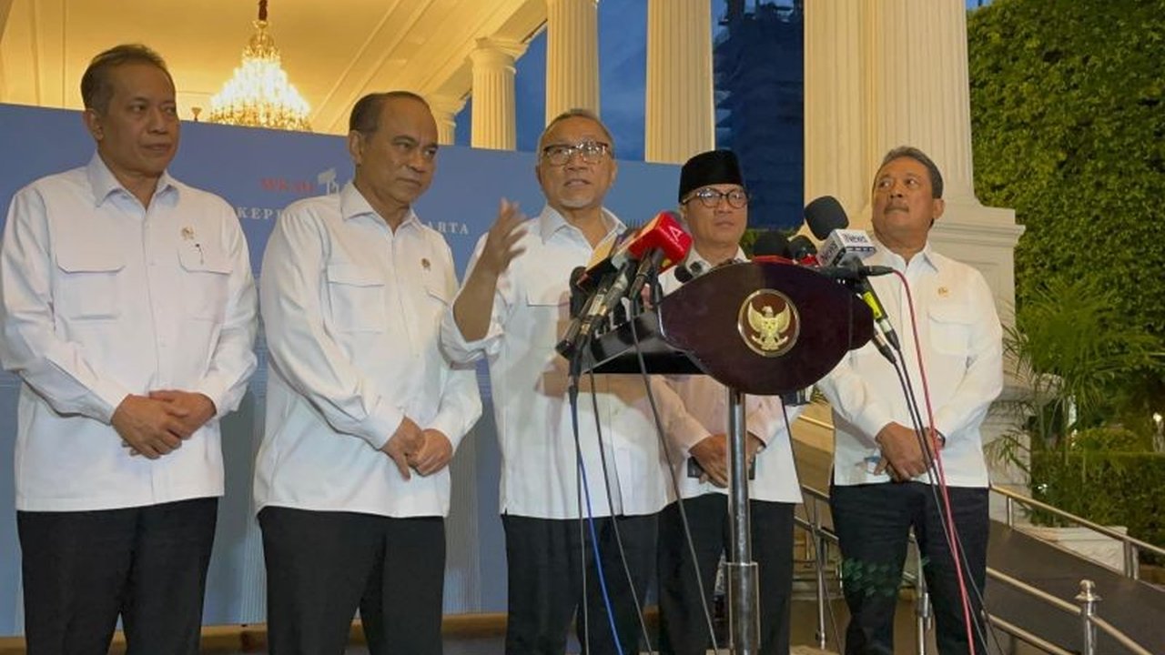 Presiden Prabowo Subianto membentuk Satgas percepatan pembentukan 80.000 Koperasi Desa Merah Putih untuk memperkuat ketahanan pangan dan perekonomian desa, ditargetkan beroperasi pada 28 Oktober 2025.