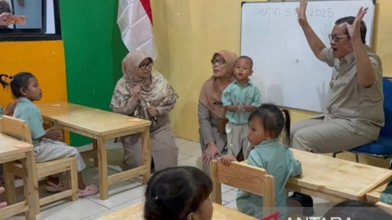 Program Taman Anak Sejahtera (TAS) di DKI Jakarta diharapkan dapat memberikan pelayanan pendidikan dasar dan memenuhi kebutuhan anak dari keluarga prasejahtera, mengurangi anak yang ikut orang tua bekerja di jalanan.