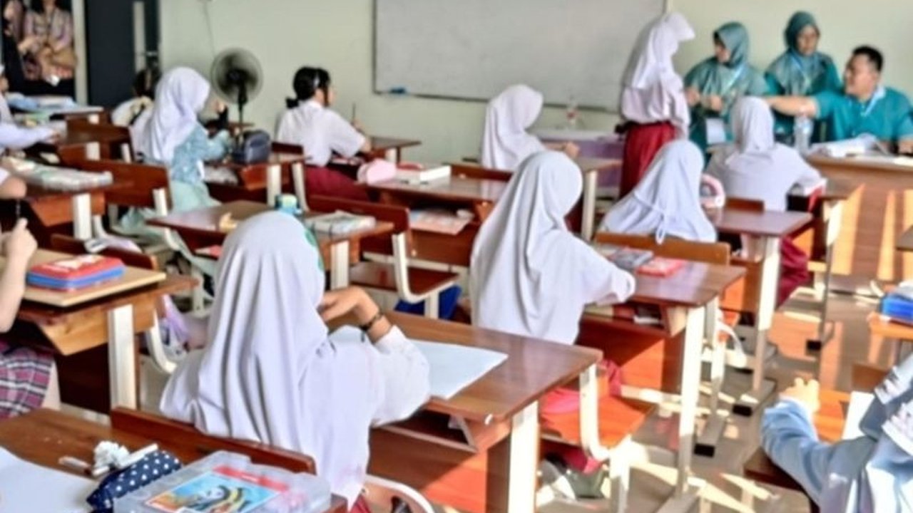 Sebanyak 175 siswa dari 69 SD di Kembangan, Jakarta Barat, berkompetisi dalam Festival Lomba Seni dan Sastra Siswa Nasional (FLS3N) untuk mengasah kreativitas dan potensi di bidang seni dan sastra.