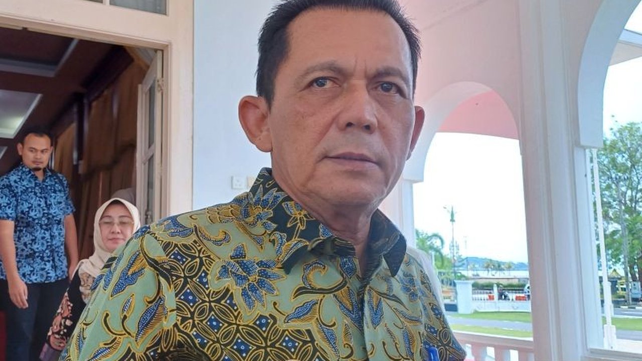 Pemprov Kepri luncurkan program beasiswa dokter spesialis untuk anak daerah guna mengatasi kekurangan tenaga medis dan mendukung Program Hasil Terbaik Cepat (PHTC).