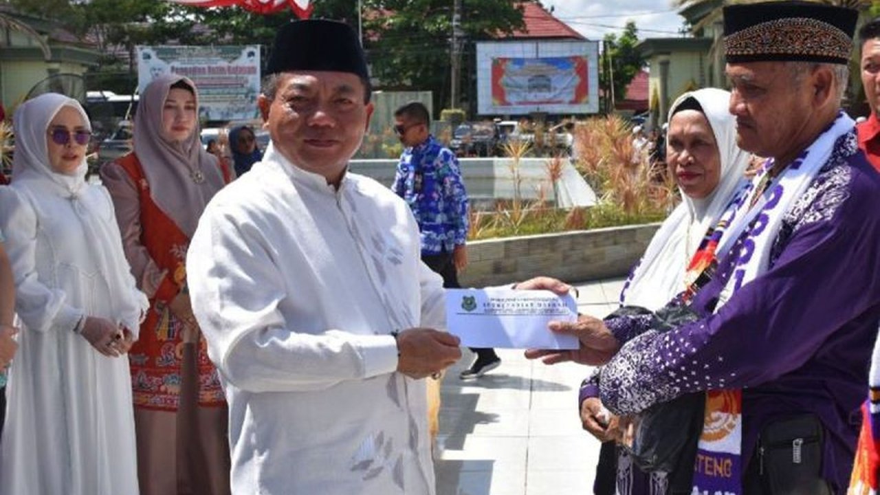 Pemerintah Kabupaten Kapuas memastikan pelayanan terbaik bagi 324 calon haji yang diberangkatkan pada musim haji 2025, dengan berbagai fasilitas dan bantuan yang diberikan.