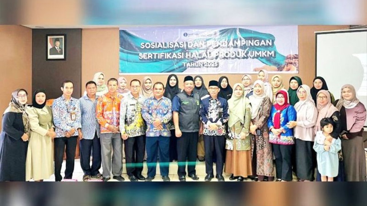 UMKM di Barito Utara, Kalimantan Tengah, mengikuti sosialisasi dan pendampingan sertifikasi halal produk yang difasilitasi Kemenag, IAIN Palangka Raya, dan Bank Indonesia.