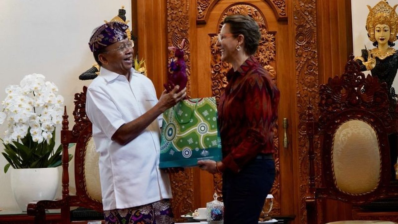 Konsul Jenderal Australia laporkan sedikitnya masalah yang dihadapi warga negaranya selama liburan di Bali pada 2024,  menunjukkan kerja sama kuat antara Australia dan Indonesia dalam menjaga keamanan dan ketertiban pariwisata.