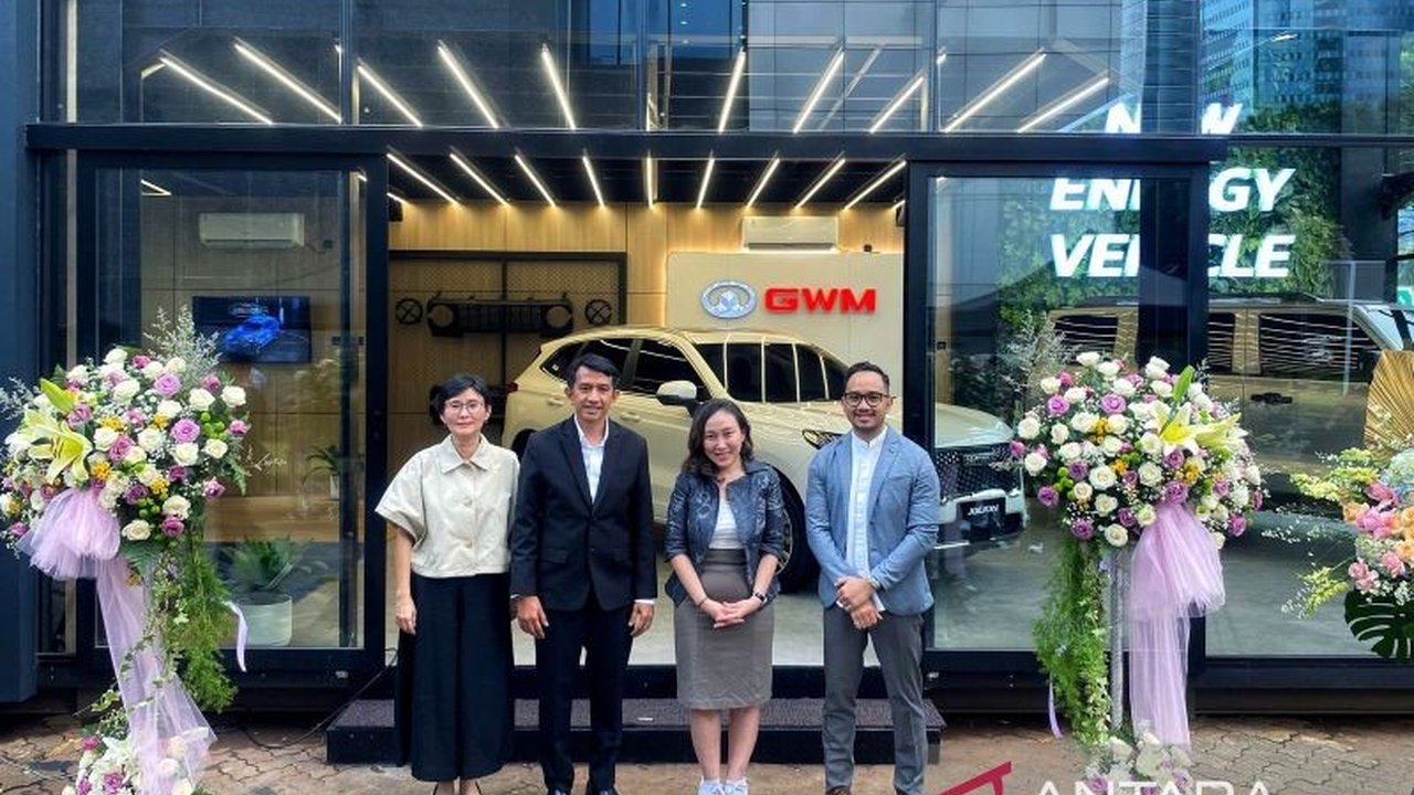 Great Wall Motor (GWM) perkuat eksistensi di Indonesia dengan membuka diler ke-13 di Jakarta, menawarkan berbagai model hybrid dan layanan purna jual premium untuk menarik konsumen urban.