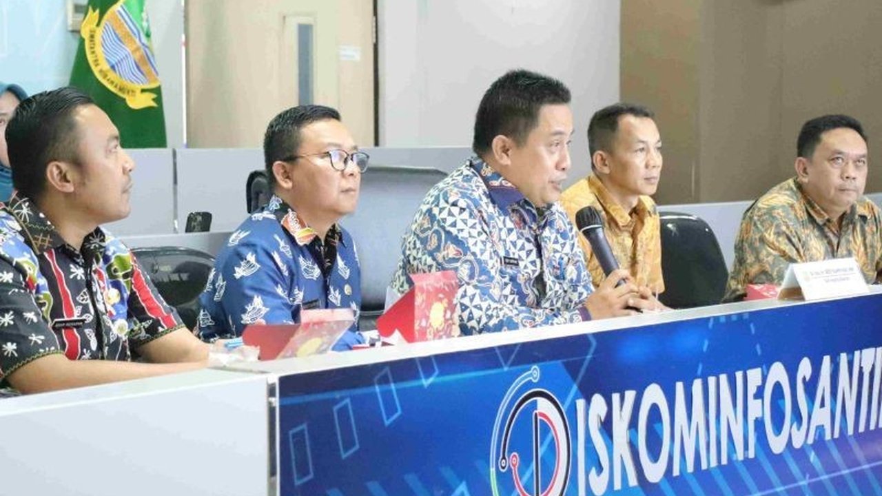Pemkab Bekasi mengusulkan kolaborasi program Botram dengan Jelajah Negeri Bangun Antikorupsi (JNBA) KPK untuk memperluas sosialisasi antikorupsi kepada masyarakat.