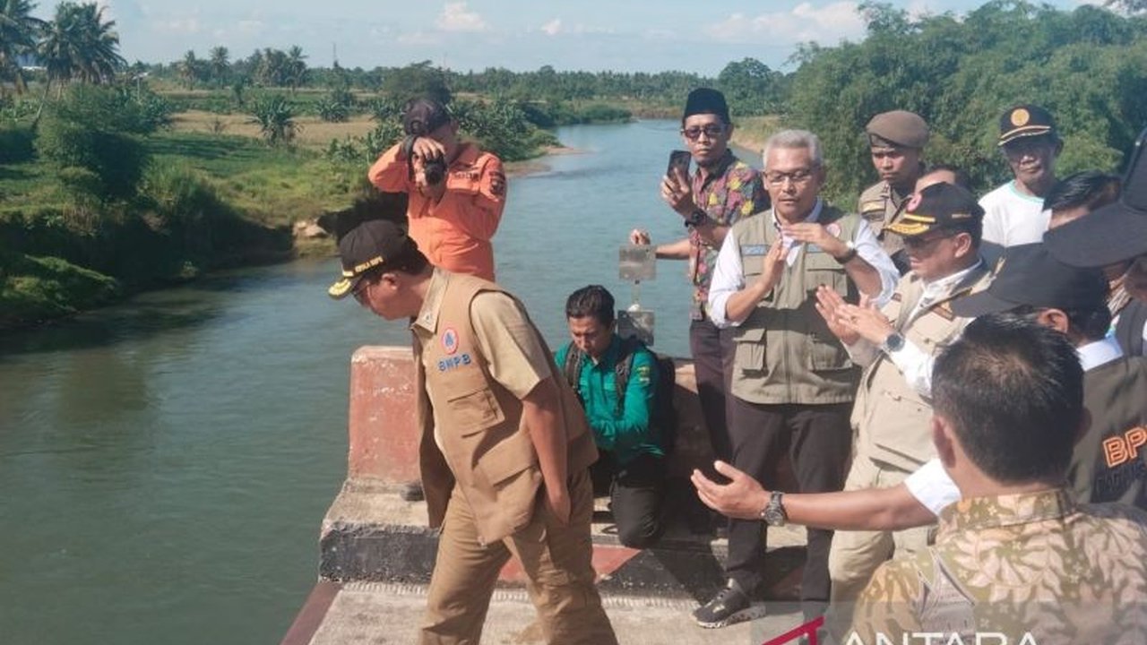 BNPB Tinjau Infrastruktur Rusak di Padang Pariaman Pasca Bencana, Janji Perbaikan Jalan dan Jembatan