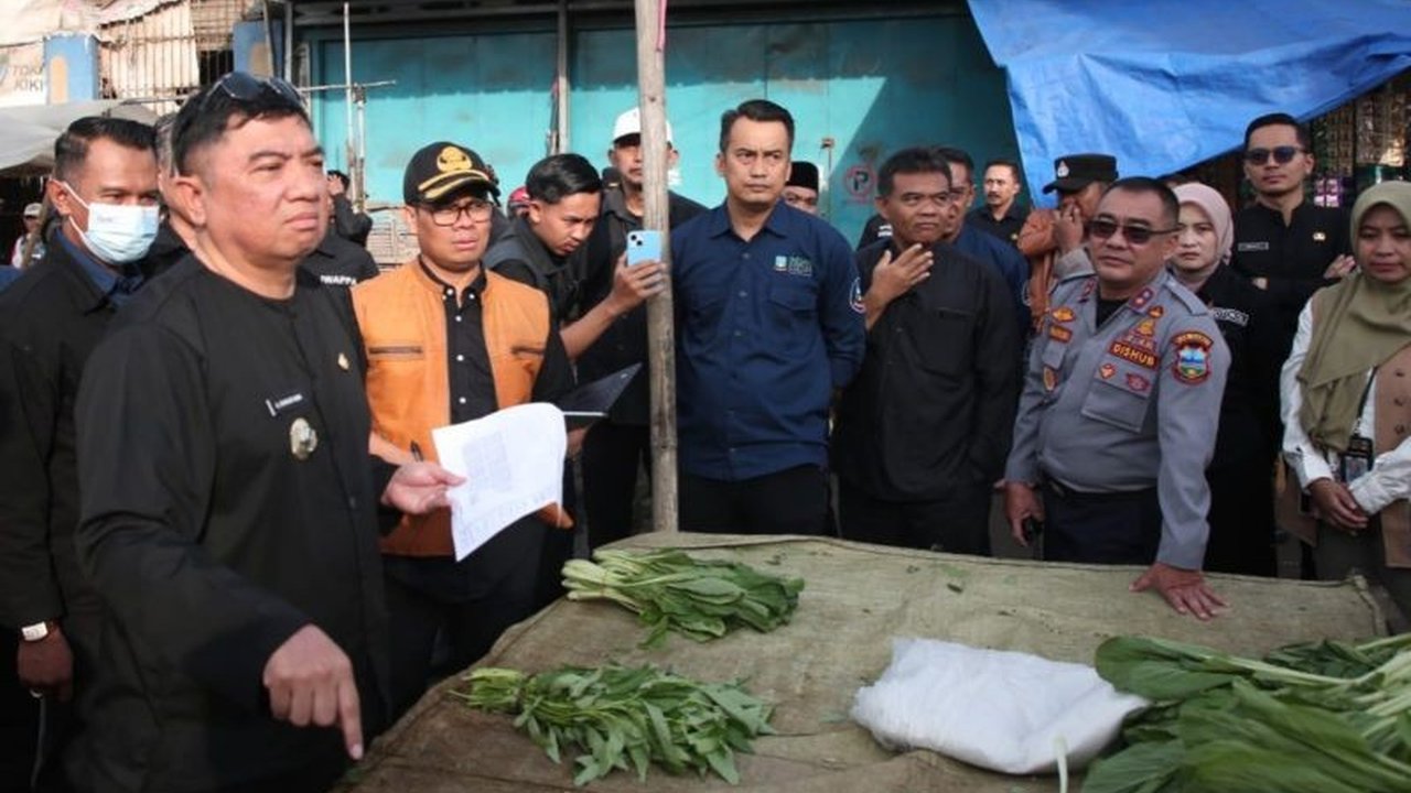 Pemerintah Kabupaten Garut menerbitkan aturan pembatasan jam operasional PKL di sekitar Pasar Ciawitali untuk mengatasi gangguan lalu lintas dan aktivitas masyarakat.
