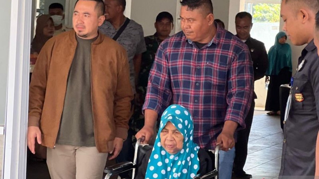 Rumah Sakit Umum Daerah (RSUD) Sayang Cianjur membebaskan biaya perawatan Nenek Asyiah, korban penganiayaan yang dituduh sebagai penculik, setelah kondisinya membaik dan diperbolehkan pulang.