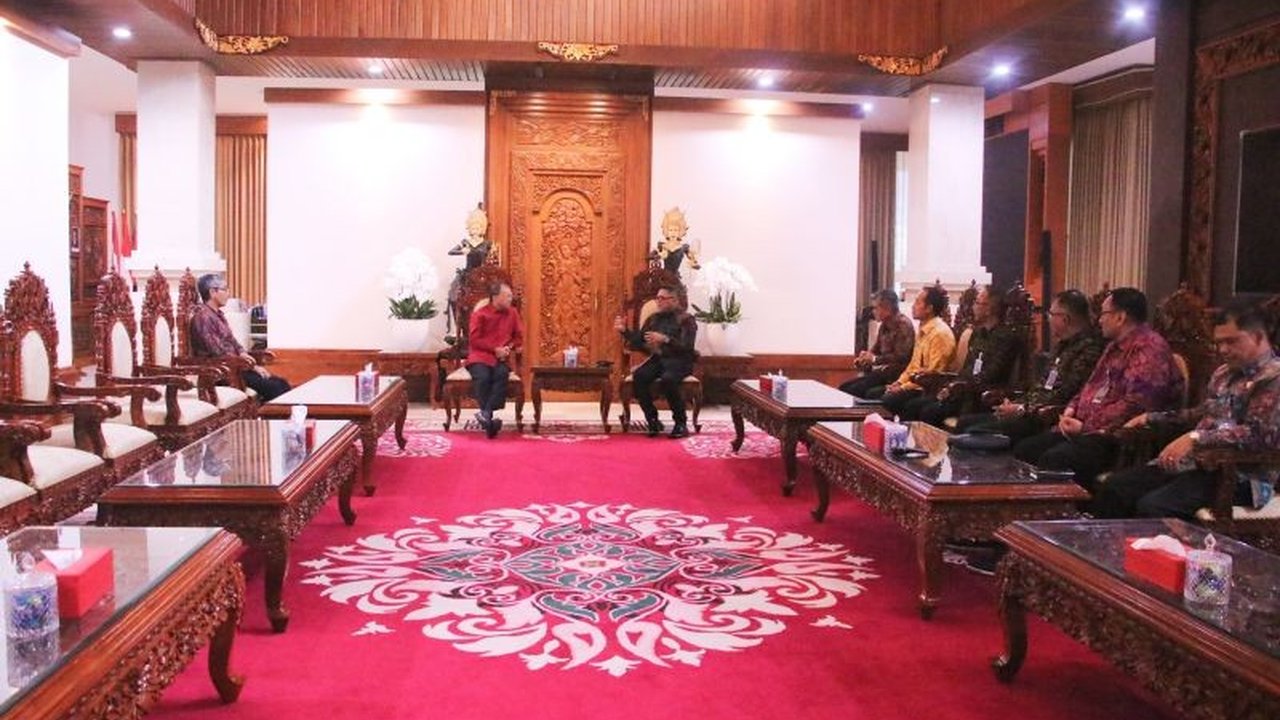 Pemprov Bali berkolaborasi dengan Imigrasi, Satpol PP, dan Pecalang membentuk tim gabungan guna mencegah dan menindak tegas WNA yang melanggar aturan di Bali.