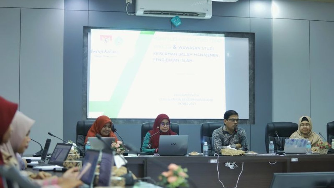 Pascasarjana UIN Ar-Raniry Banda Aceh meluncurkan Webinar Berseri Kajian Studi Islam, sebuah forum akademik virtual lintas disiplin yang bertujuan memperkuat tradisi keilmuan dan berkontribusi pada pusat kajian Islam Melayu Raya.
