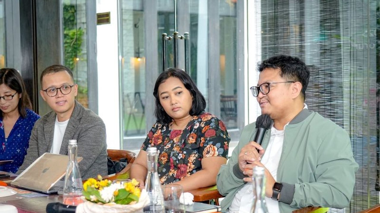 Celios memprediksi total penyaluran pinjaman daring akan mencapai Rp365,7 triliun di 2025, meningkat 20 persen dari tahun sebelumnya, meskipun masih didominasi sektor konsumtif.