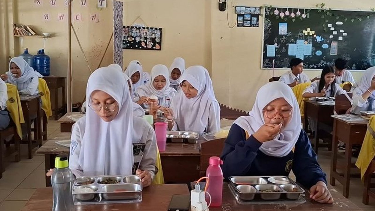 Program Makan Bergizi Gratis (MBG) di Lampung telah menjangkau 97.687 penerima manfaat hingga Maret 2025, dengan proyeksi peningkatan cakupan di masa mendatang.