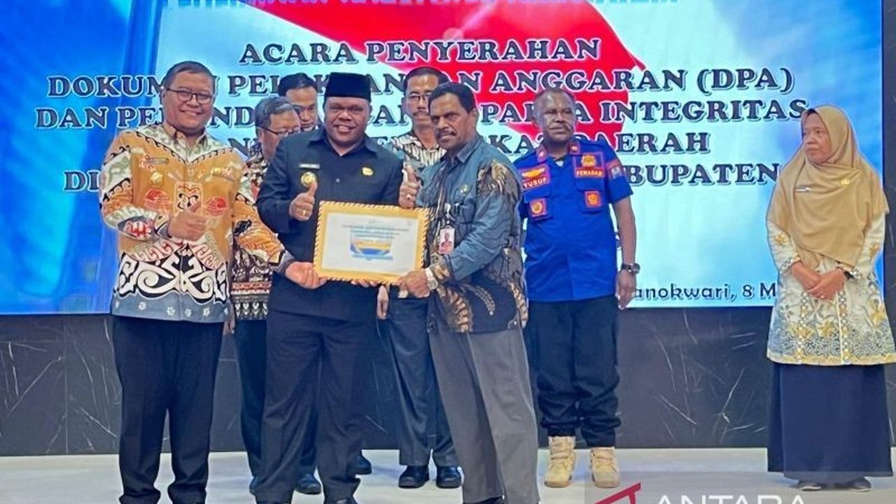Pemerintah Kabupaten Manokwari menerapkan kebijakan efisiensi anggaran pemerintah pusat pada APBD 2025, dengan pemangkasan sebesar Rp60 miliar dari total pagu anggaran.