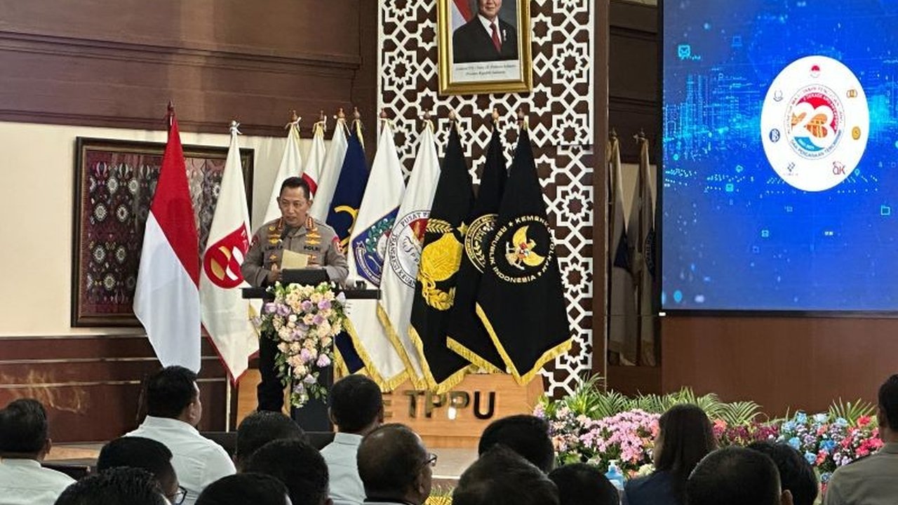 Kapolri Jenderal Listyo Sigit Prabowo mengingatkan masyarakat akan bahaya kejahatan siber love scamming yang telah menjerat banyak korban dari berbagai usia dan latar belakang.