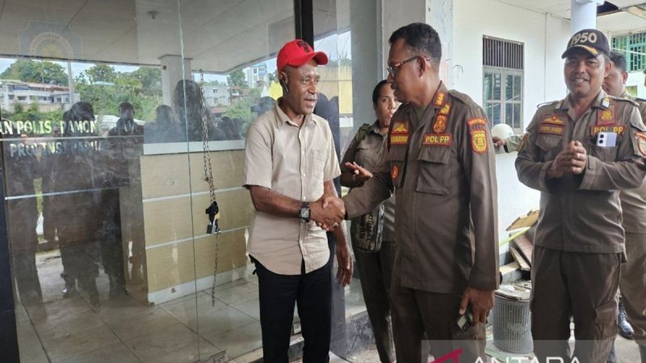 Pemerintah Provinsi Papua menyatakan pelayanan publik telah kembali normal setelah pemalangan kantor Satpol PP selama beberapa bulan akibat sengketa lahan di Kampung Kayu Pulo berakhir melalui mediasi.