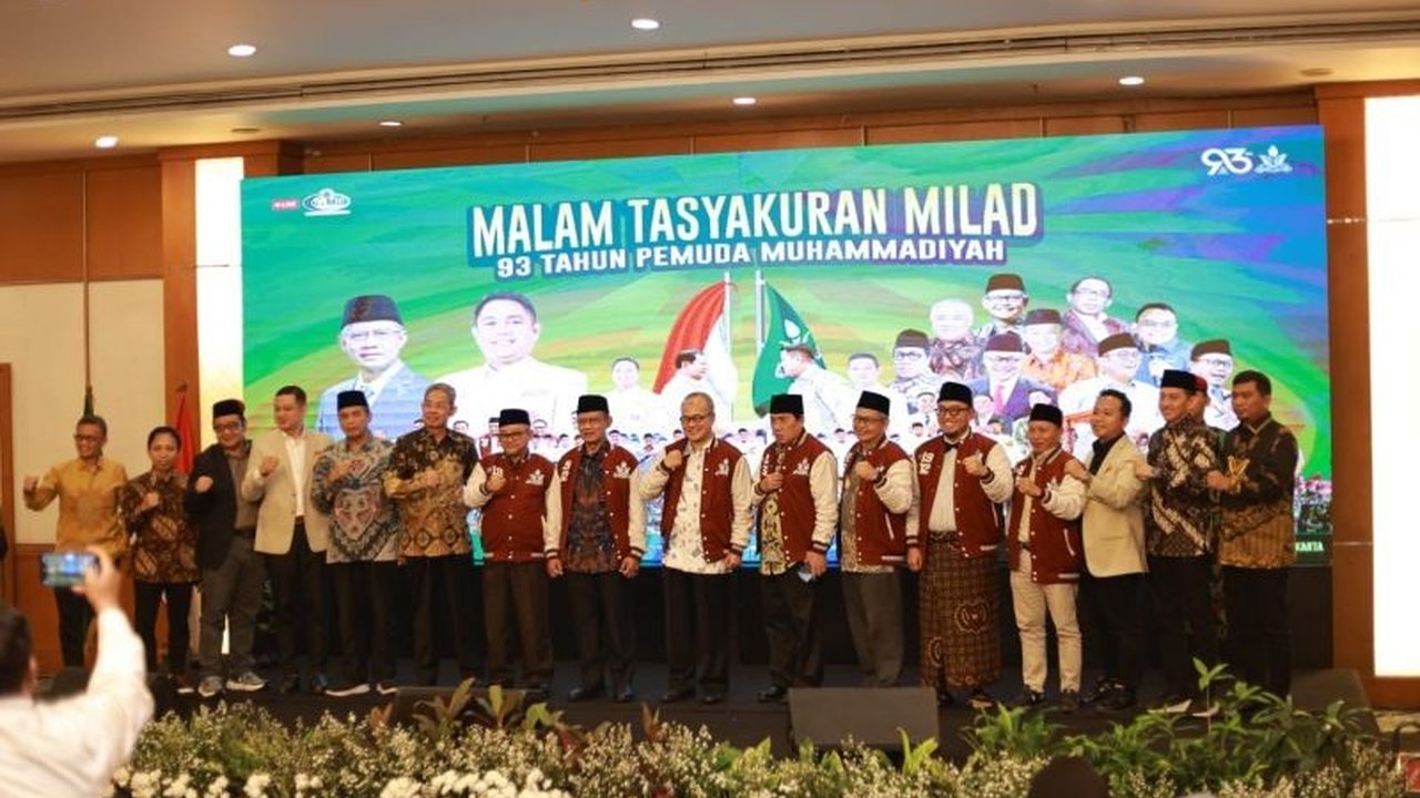 Ketua Umum PP Muhammadiyah, Haedar Nashir, mendorong Pemuda Muhammadiyah menerapkan kepemimpinan profetik yang menyeimbangkan urusan agama dan dunia dalam Milad ke-93.