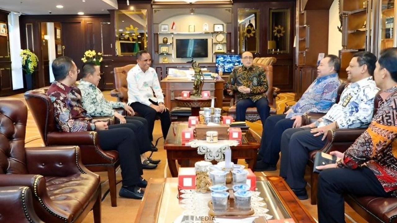 Gubernur Sulawesi Tengah berhasil melobi Ketua Mahkamah Agung untuk membentuk Pengadilan Negeri di Morowali, demi mempermudah akses keadilan bagi masyarakat setempat.