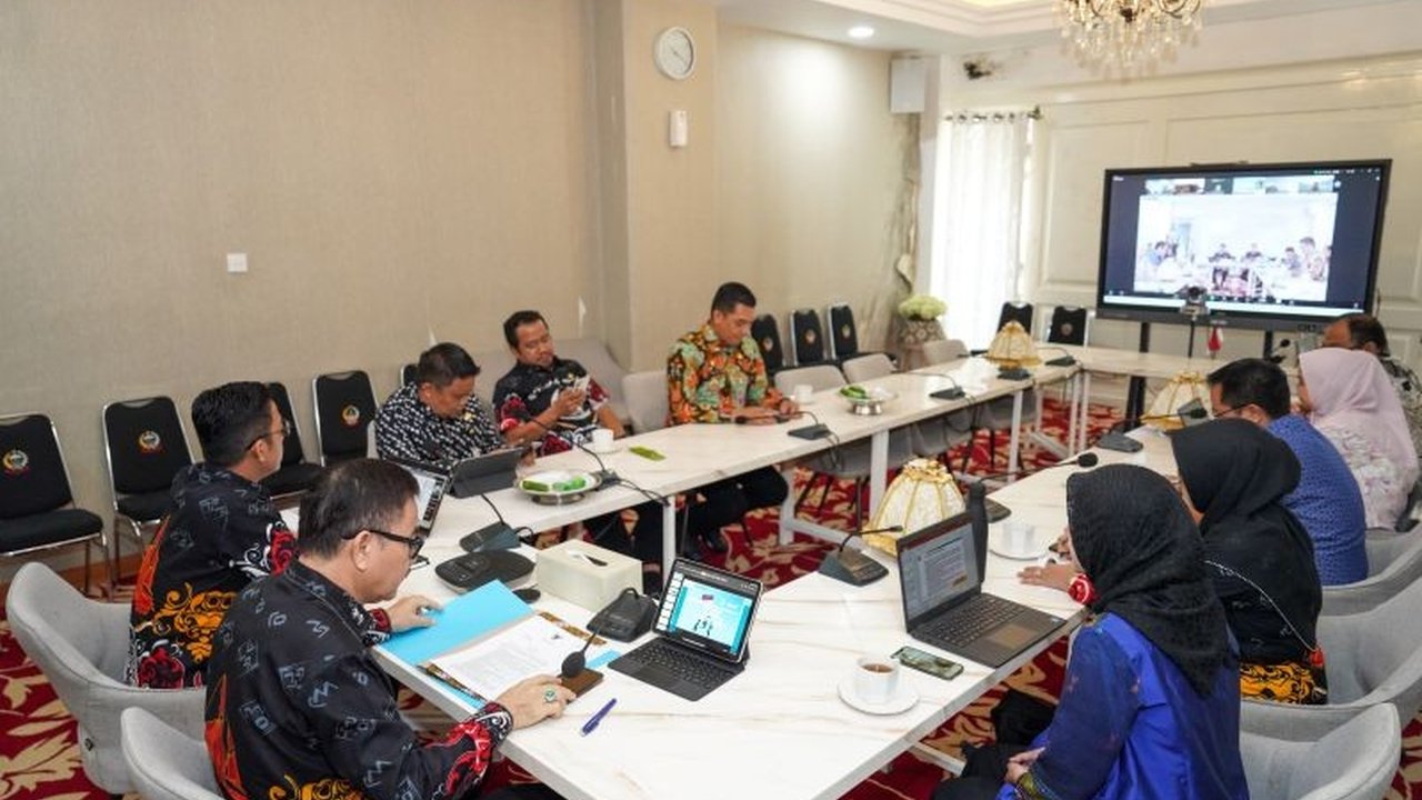 Pemprov Sulsel mendesak pemerintah daerah selesaikan pembentukan Koperasi Merah Putih (KMP) di seluruh desa/kelurahan sebelum Juli 2025 untuk mendukung program nasional 80.000 Koperasi Desa/Kelurahan Merah Putih.