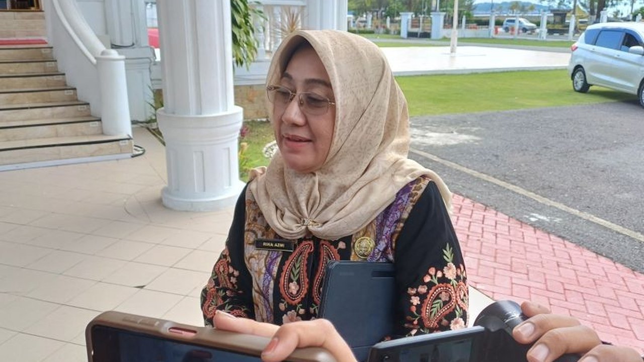 Pemerintah Provinsi Kepri memastikan ketersediaan 17 ribu hewan kurban, terdiri dari 10 ribu sapi dan 7 ribu kambing, untuk memenuhi kebutuhan Idul Adha 1446 H/2025 M, dengan pengawasan ketat terhadap kesehatan hewan.